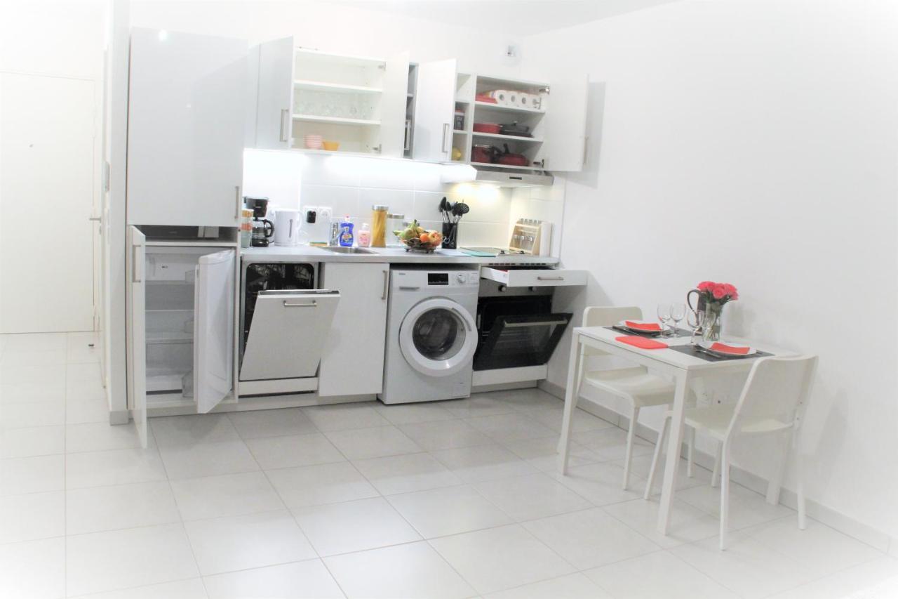 Appartement Tout Equipe, Cosy Сен-Дени Экстерьер фото